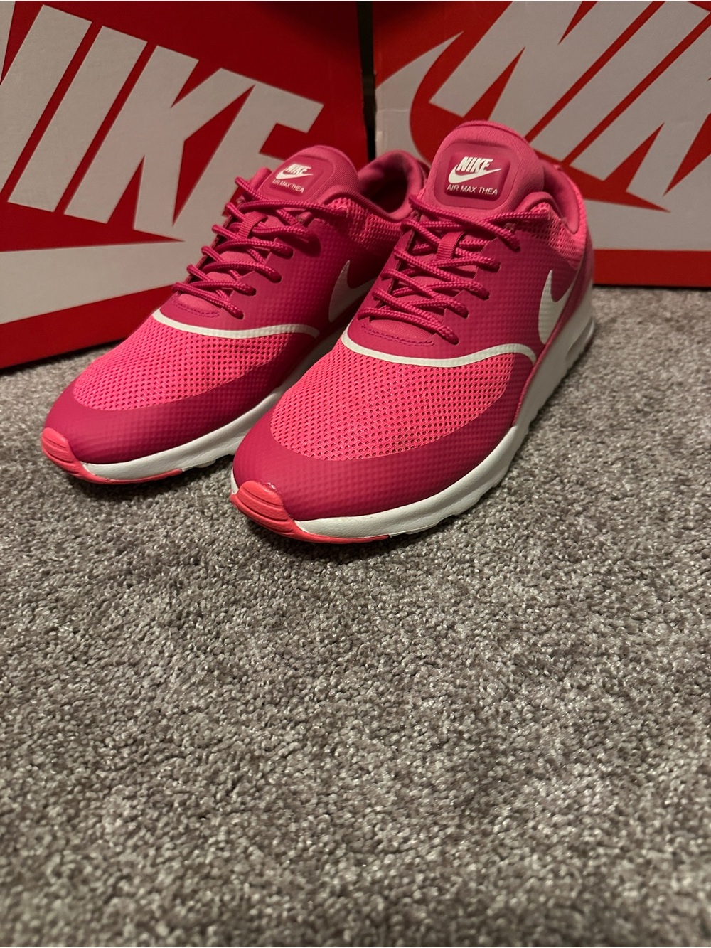 Nike Air Max Thea Women's  Vivid Pink/Summit White (2016) W11.5/M10